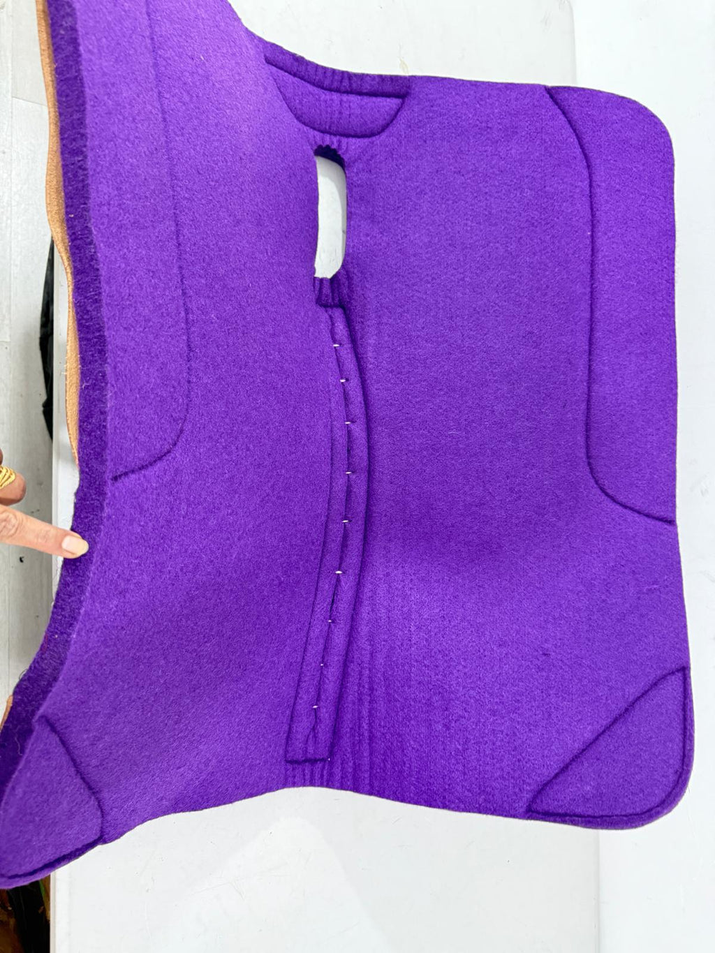 "Western saddle pad purple close up stitching detail – Sui Saddlery"