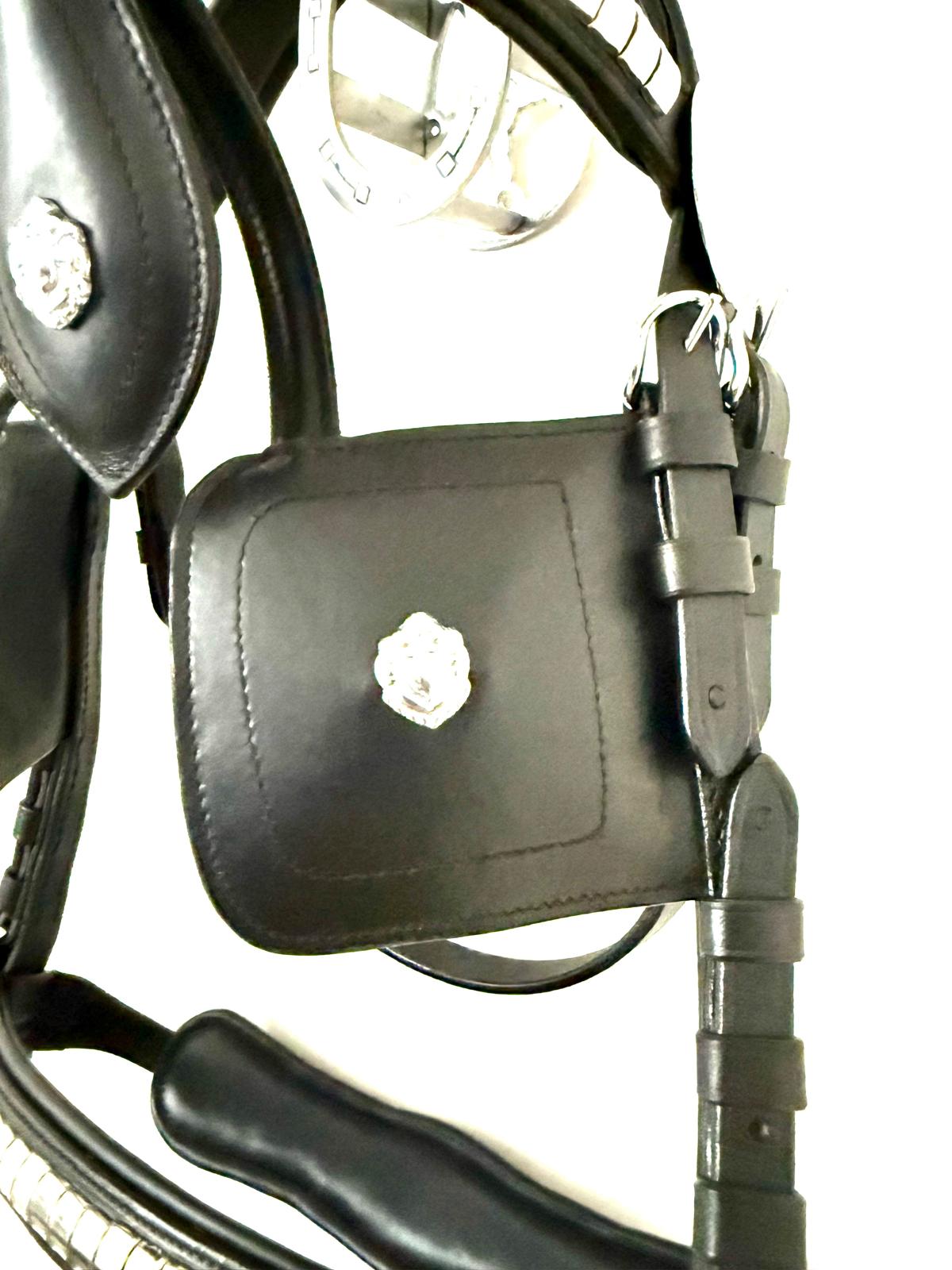 "Full size blinkered driving bridle brown leather side view – Sui Saddlery"