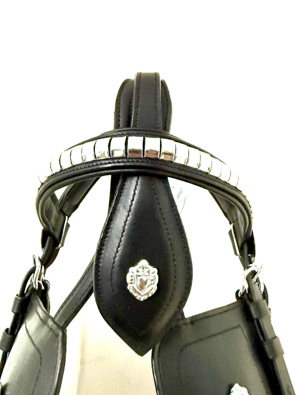 "Full size leather driving bridle with square blinkers – Sui Saddlery"