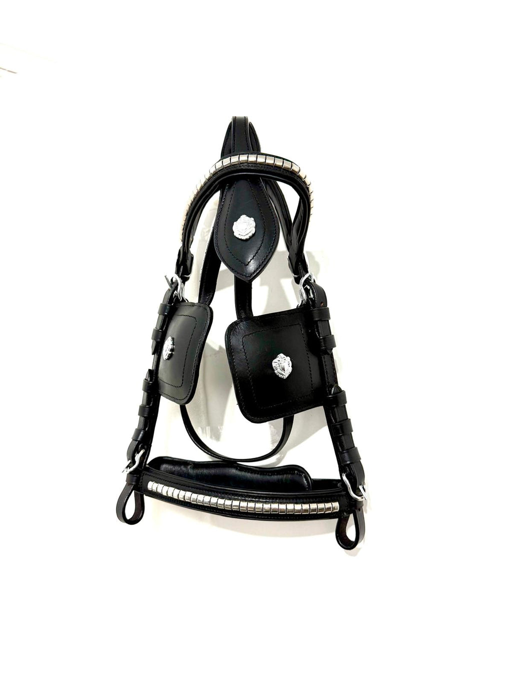 "Shetland driving bridle buckle and noseband detail – Sui Saddlery"