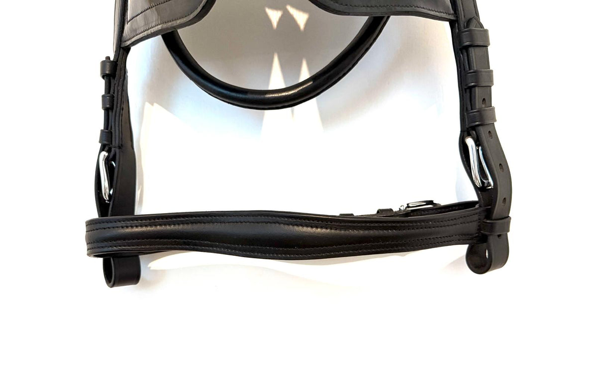 "Draft horse blinkered bridle white metal buckles close up – Sui Saddlery"